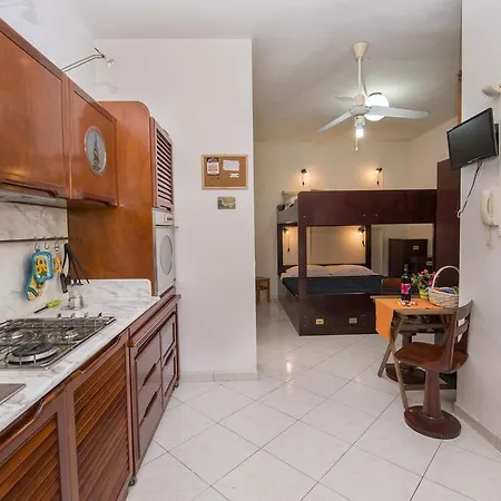 Birba Arya E Miele شقة